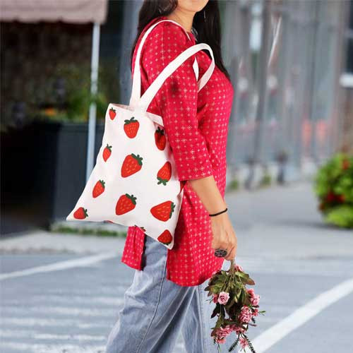 Handbags photoshoot With Model
